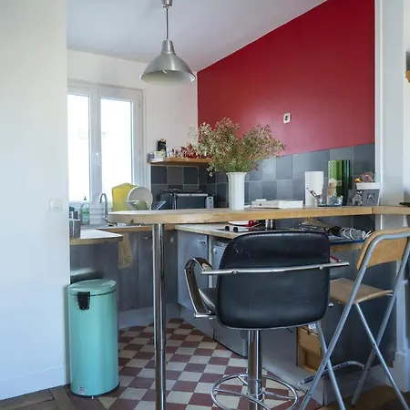 Hostnfly - Very Charming Apt With View On Rooftops Of Paris