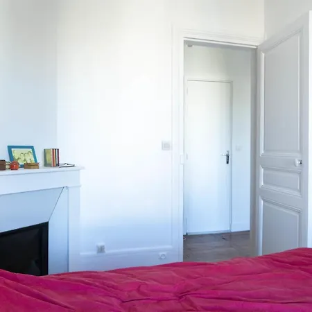 Hostnfly - Very Charming Apt With View On Rooftops Of Apartment Paris